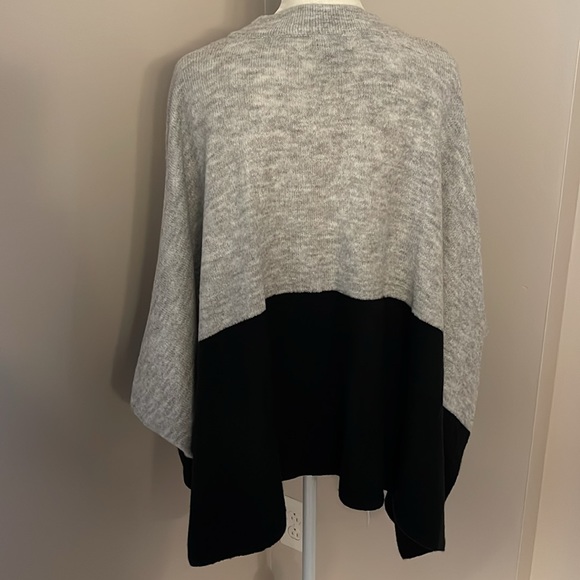 Ann Taylor Cape sweater - Picture 3 of 6